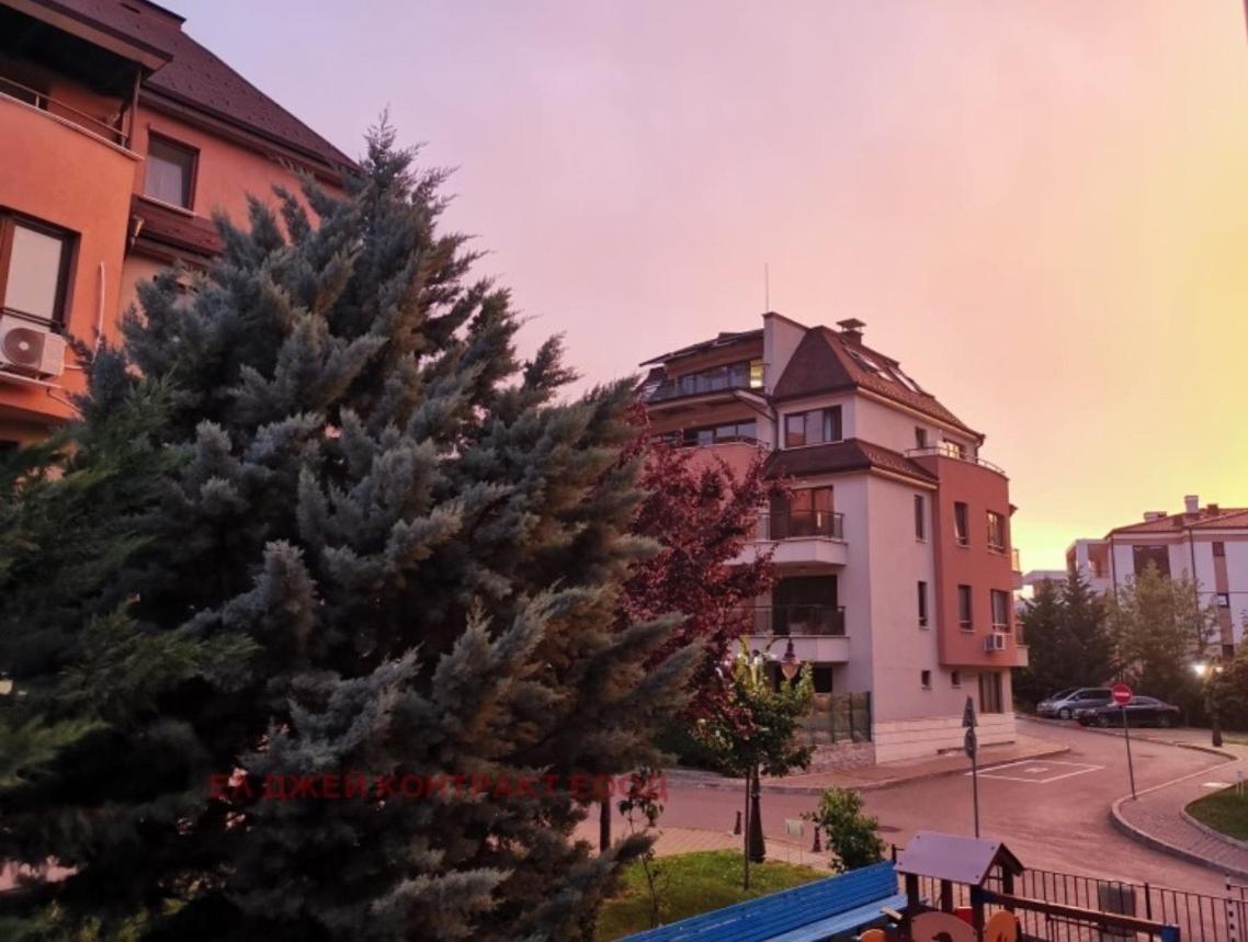 Cite Jardin Apartment *